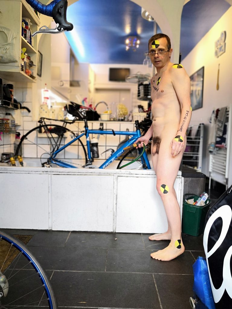 World Naked Bike Cleaning 2
